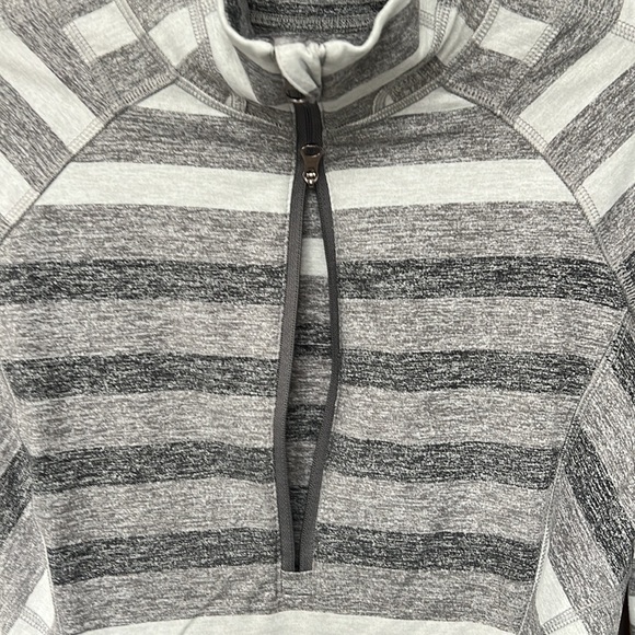 Lululemon Race Your Pace 1/2 Zip EUC Size 4 - Picture 4 of 10